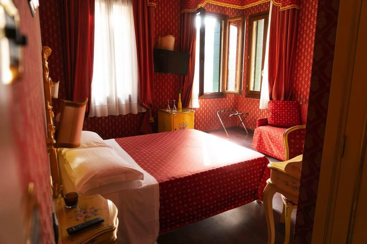 Ca' Morosini 1 & 2 Hotel Venice 2*,