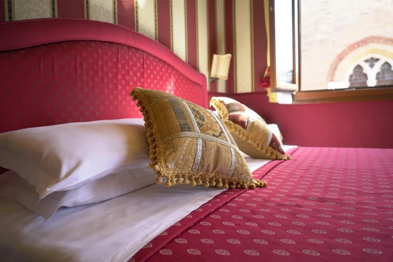 Ca' Morosini 1 & 2 Hotel Venice 2*,  Italy