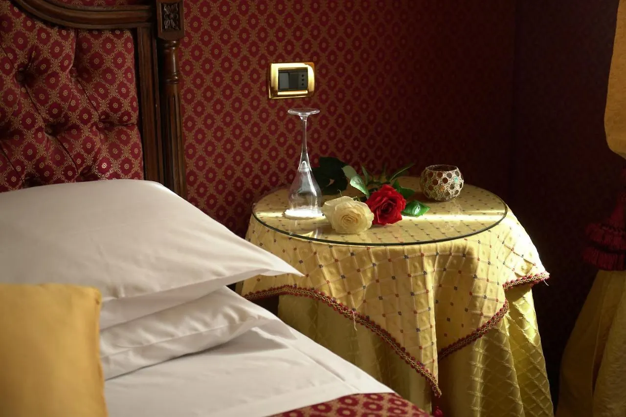 Ca' Morosini 1 & 2 Hotel Venice 2*,  Italy
