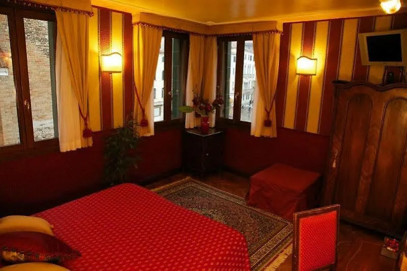 Ca' Morosini 1 & 2 Hotel Venice 2*,